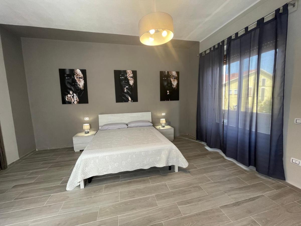 Appartamento Elegante Carbonia Esterno foto